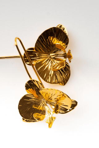 Shop Deviendra 2.0 Earrings by We Are NBO on Arrai. Discover stylish, affordable clothing, jewelry, handbags and unique handmade pieces from top Kenyan & African fashion brands prioritising sustainability and quality craftsmanship.