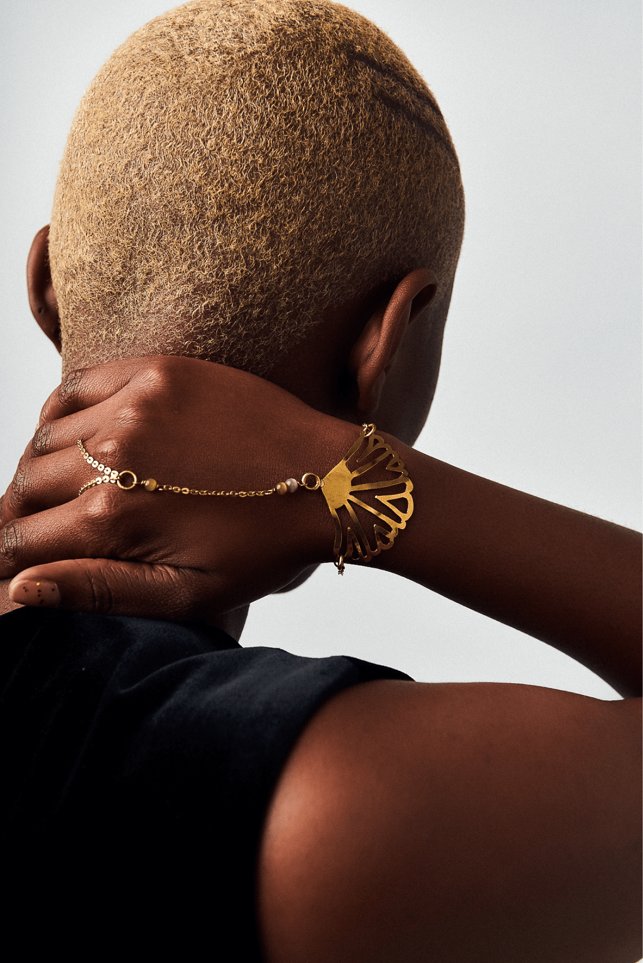 Shop Kanga Flower No.1 Bracelet by Tiger Tail Twister on Arrai. Discover stylish, affordable clothing, jewelry, handbags and unique handmade pieces from top Kenyan & African fashion brands prioritising sustainability and quality craftsmanship.