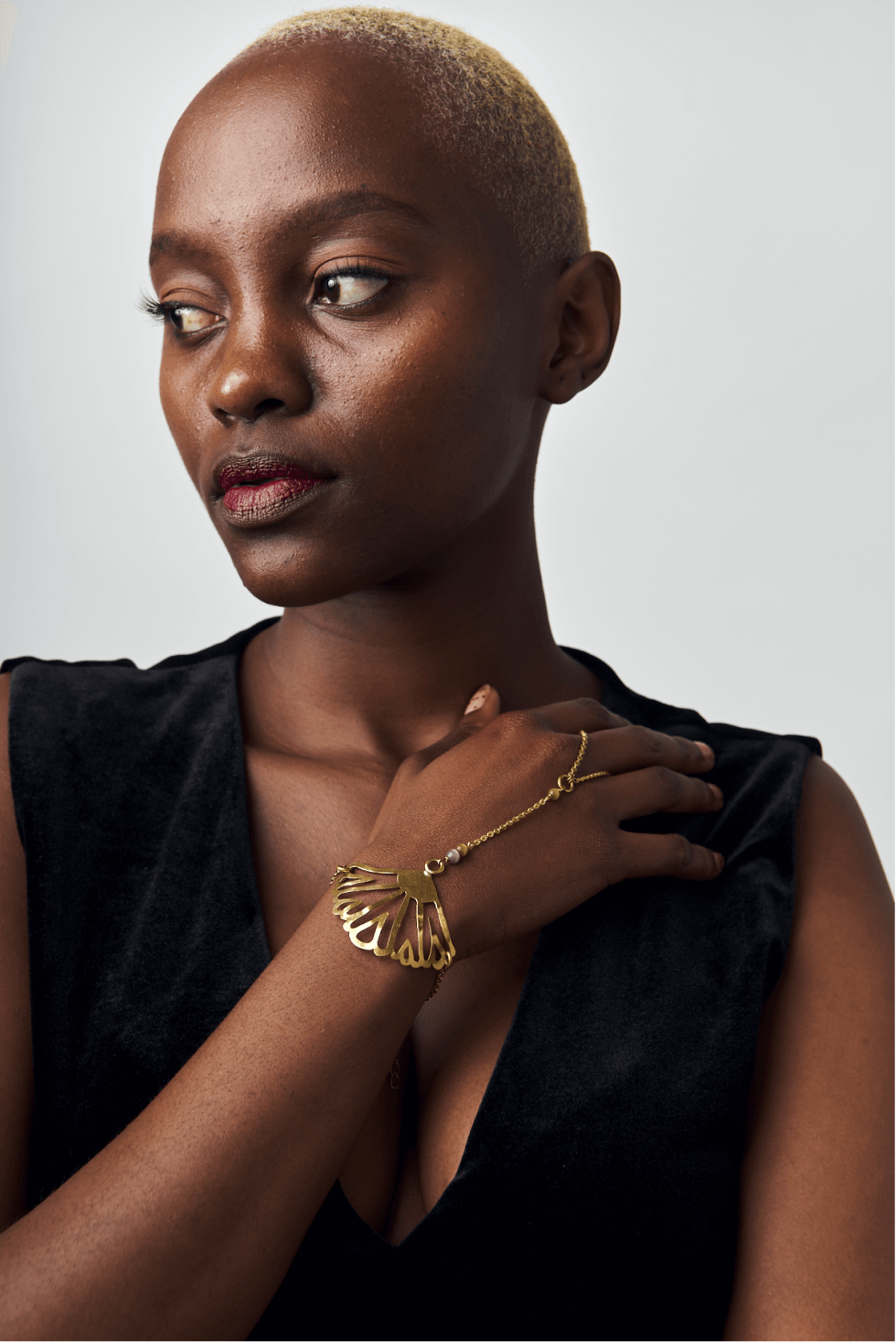 Shop Kanga Flower No.1 Bracelet by Tiger Tail Twister on Arrai. Discover stylish, affordable clothing, jewelry, handbags and unique handmade pieces from top Kenyan & African fashion brands prioritising sustainability and quality craftsmanship.