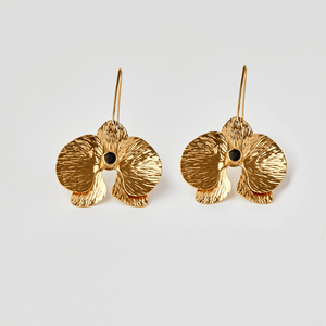 Shop Deviendra Pull Through Earrings by We Are NBO on Arrai. Discover stylish, affordable clothing, jewelry, handbags and unique handmade pieces from top Kenyan & African fashion brands prioritising sustainability and quality craftsmanship.