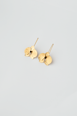 Shop Deviendra Pull Through Earrings by We Are NBO on Arrai. Discover stylish, affordable clothing, jewelry, handbags and unique handmade pieces from top Kenyan & African fashion brands prioritising sustainability and quality craftsmanship.